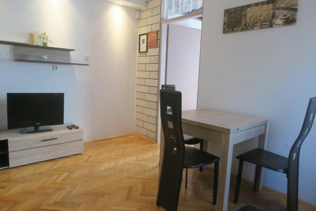 Cozy Apartment Alma, Two Steps From The Sea メドゥリン エクステリア 写真